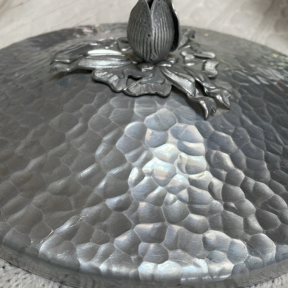 VTG Rodney Kent hand-forged hammered aluminum covered dish w/ Pyrex dish 1950s - Picture 13 of 17